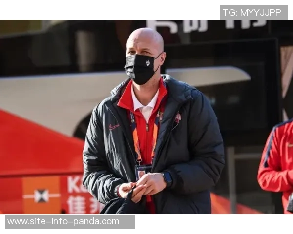 西甲激战巴萨遭赫罗纳逆转失榜首马竞紧追第4名